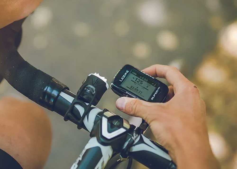 GPS компьютер LEZYNE SUPER PRO GPS HRSC LOADED Чорний Y13