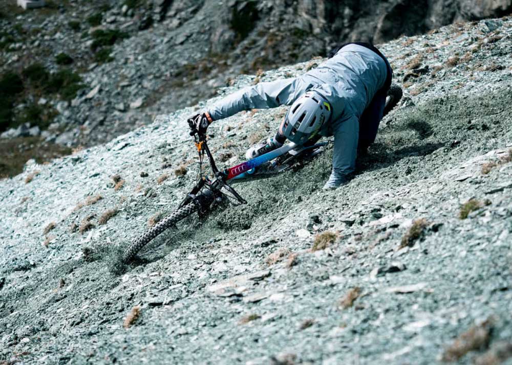 BLUEGRASS ROGUE CE безпека