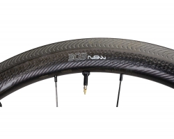 Колесо ZIPP 303 NSW карбонове Tubeless Rim Brake 700c Переднє 18 сп. QR