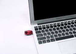 Світло заднє INFINI MINI LAVA 4 ф-ції, чорний USB