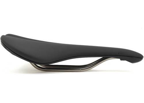 Сідло Fabric SCOOP SHALLOW RACE база нейлон, титанові рейли, 142мм, чорне