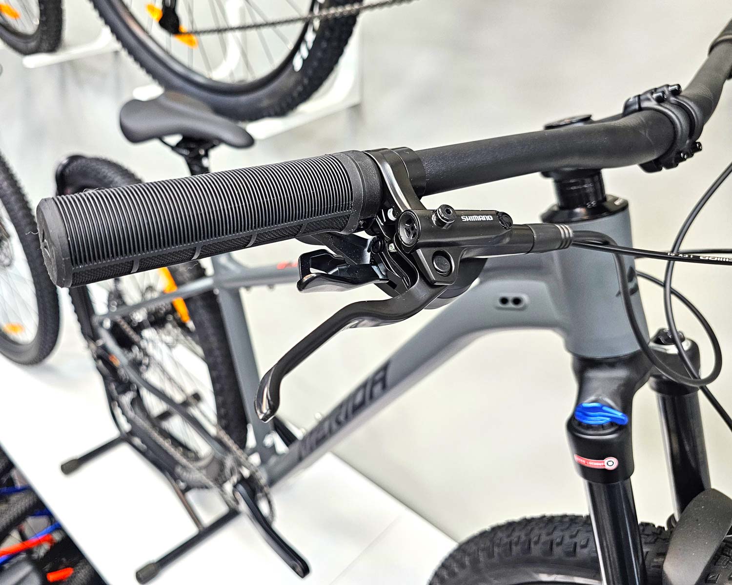 Вилка SR Suntour XCR32