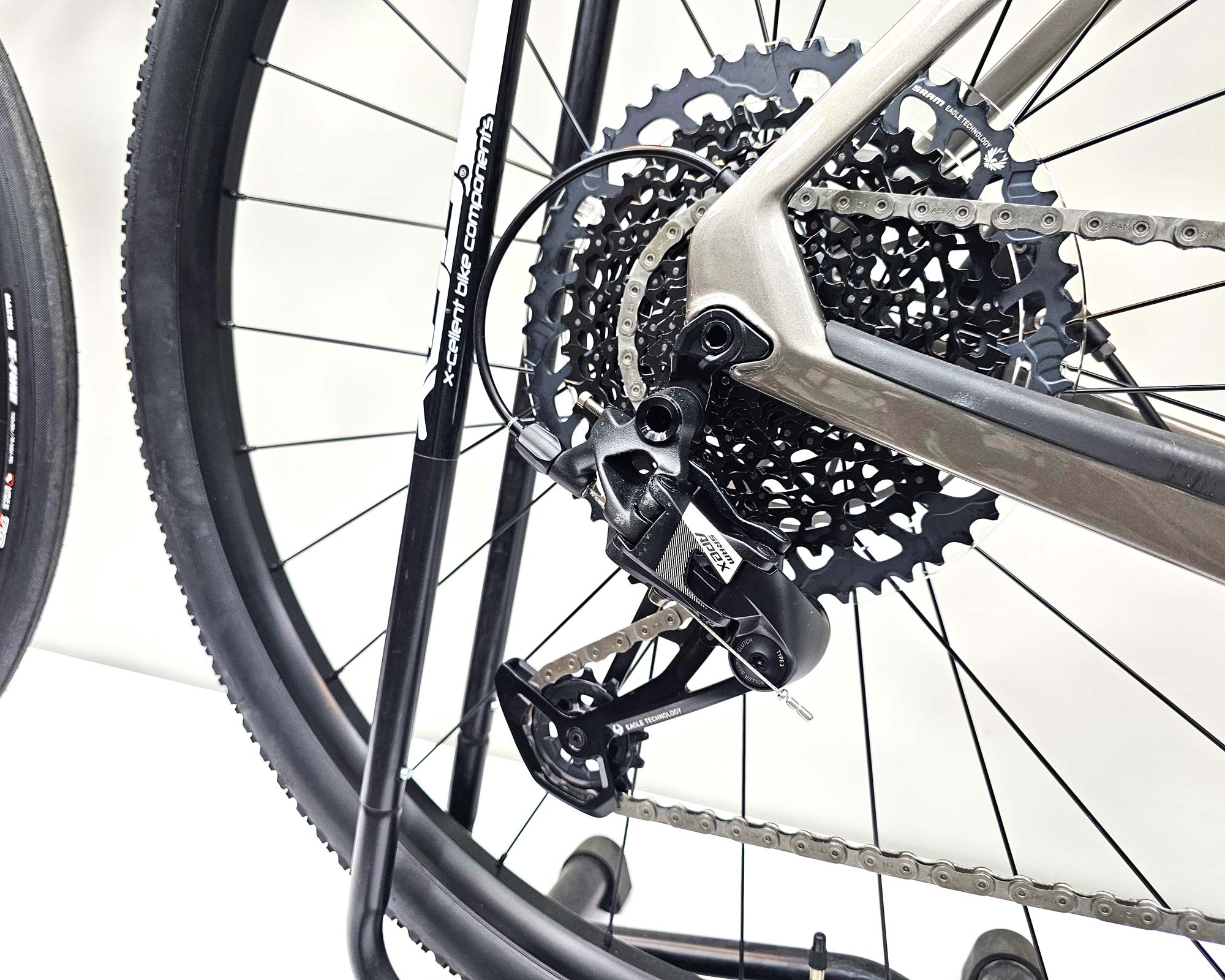 Задній перемикач Sram Apex Eagle