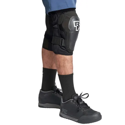 Захист коліна RACE FACE ROAM KNEE-STEALTH-LARGE