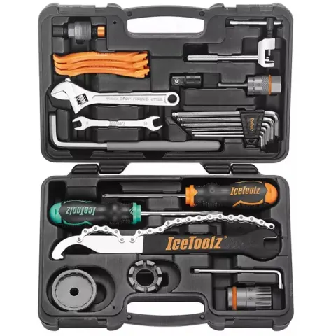 Кейс Ice Toolz 82F4 с инструментами ESSENCE