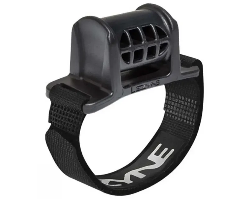 Крепление LEZYNE на шлем универсальное HELMET MOUNT