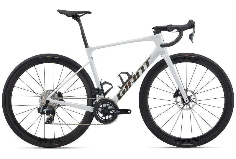 Велосипед 28" GIANT Defy Advanced Pro 1 (2026) рама - S White