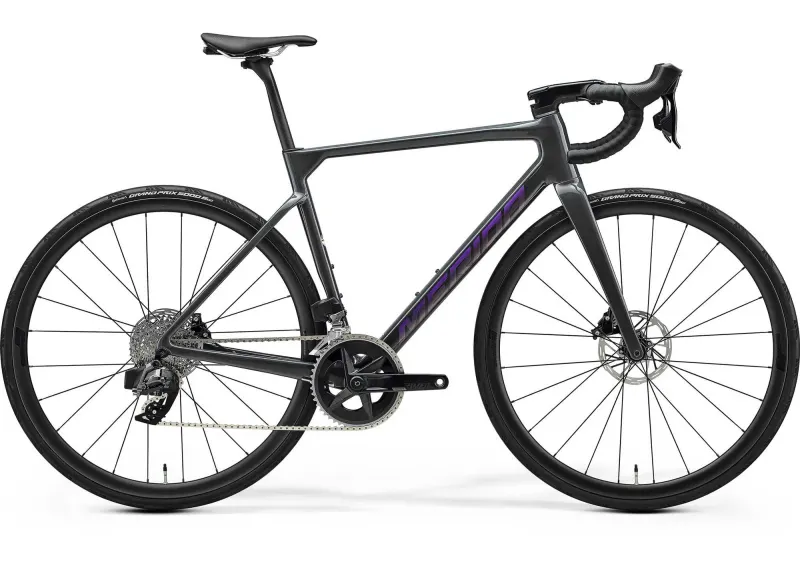 Велосипед 28" Merida SCULTURA 7000 (2025) рама - S Dark Grey (Purple)