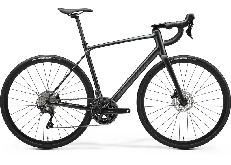 Велосипед 28" Merida SCULTURA ENDURANCE 400 (2025) рама - 3S Silk Black (Dark Silver)